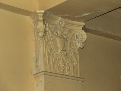 Scrollwork on Columns.jpg